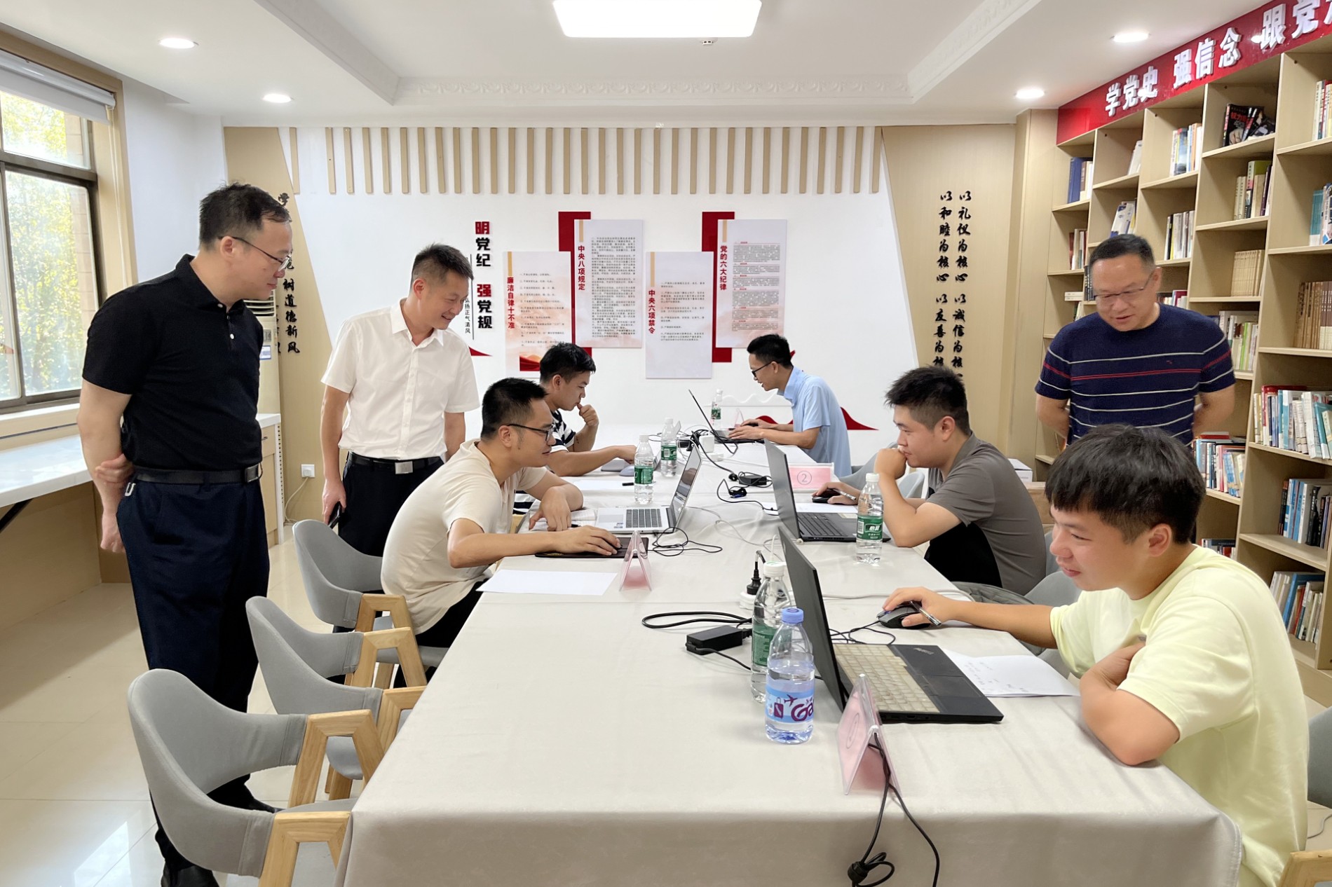 三向导巡考.jpg 三向导巡考.jpg